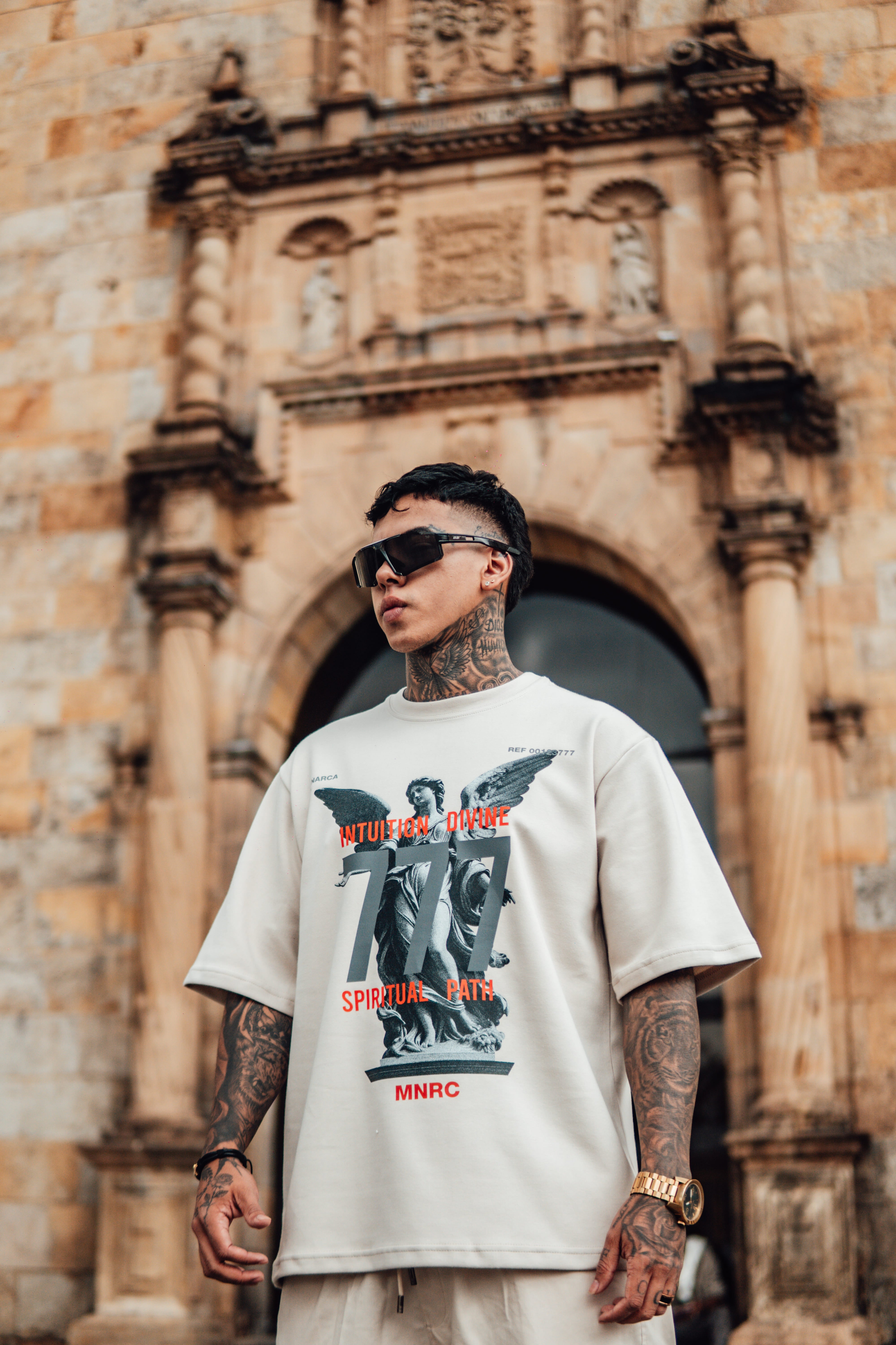 CAMISETA MONARCA SPIRITUAL LANZAMIENTO